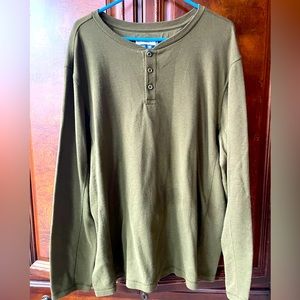 Magellan long sleeve 3 button waffle knit shirt